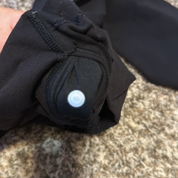 BLACK LULU LEMON LEGGINGS - Picture 4 of 4